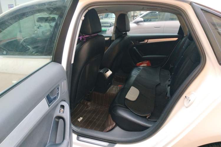 Used Audi A4L 2012 2.0 TFSI automatic standard version