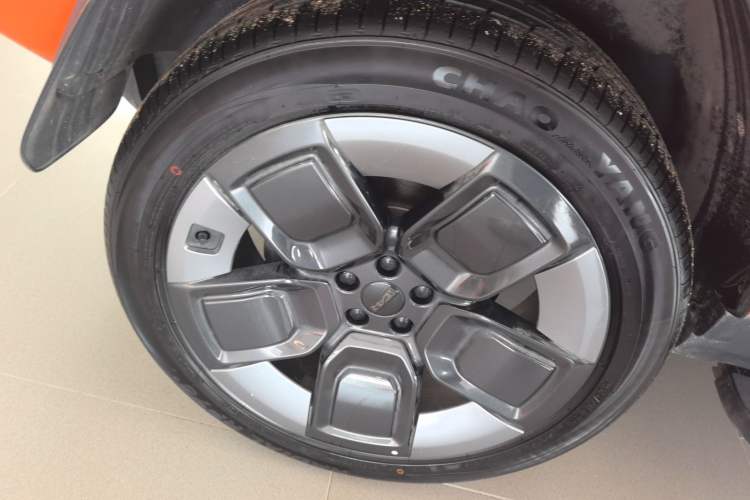 Used iCAR V23 2026 Model V23S 501 Four-Wheel Drive Peak Performance Edition Exterior 5