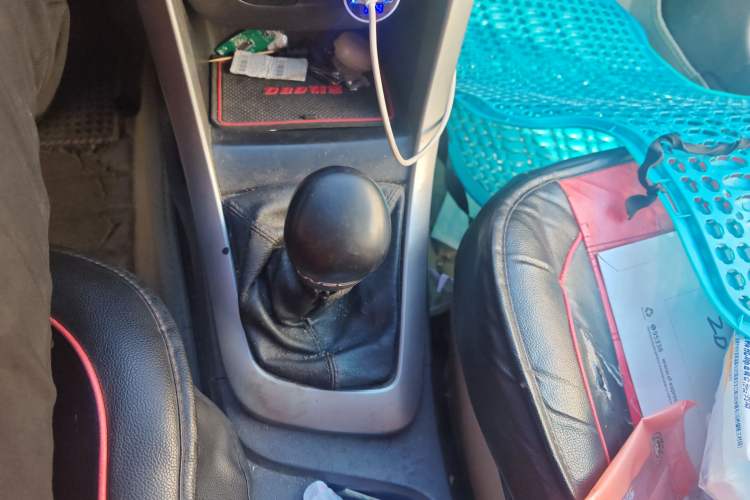 Used Baojun 630 2013 1.5L manual standard version