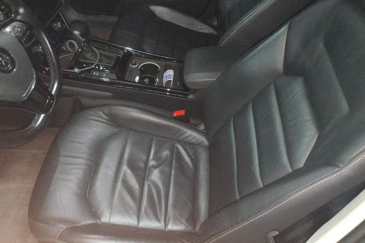 Used Volkswagen Phideon 2018 Revised Version 380TSI Two-Wheel Drive Business Edition Left Front Seat