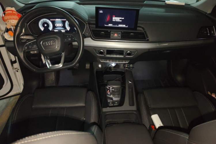 Used Audi Q5L 2022 40T Fashionable and Dynamic Model
