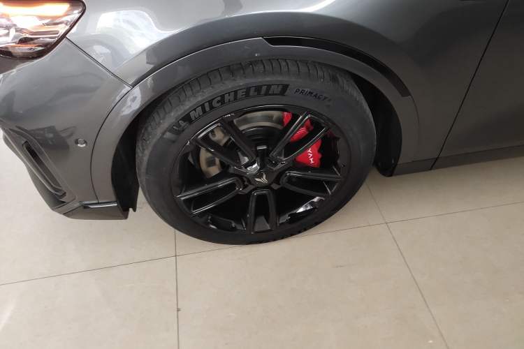 Used VOYAH FREE 2025 318 259 km All-Wheel-Drive Exploration Edition
