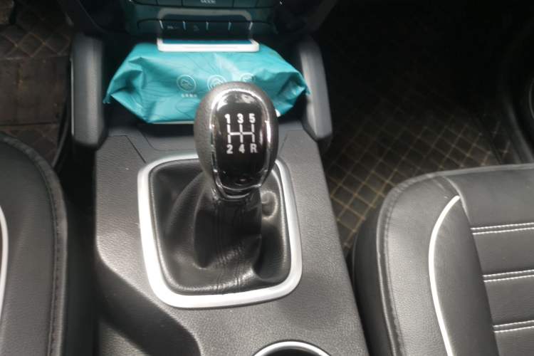 Used Geely Auto Vision X6 2016 1.8L Manual Luxury Model
