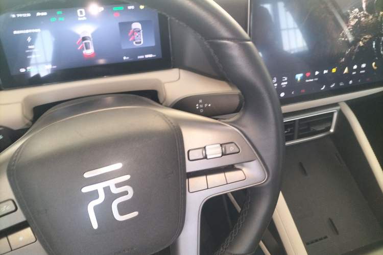 Used BYD Yuan UP 2025 Intelligent Driving Version 401 km Beyond-Range Edition