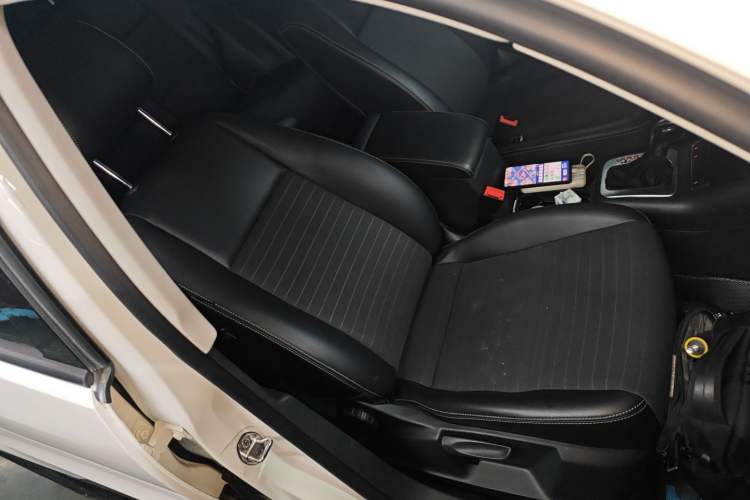 Used Volkswagen Tiguan 2016 280TSI Automatic Two-Wheel-Drive Silk Road Style Edition Right Front Seat