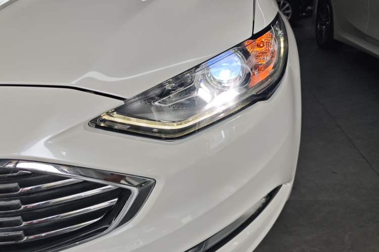 Used Ford Mondeo 2017 Facelifted EcoBoost 180 Fashion Edition Left Front Headlight