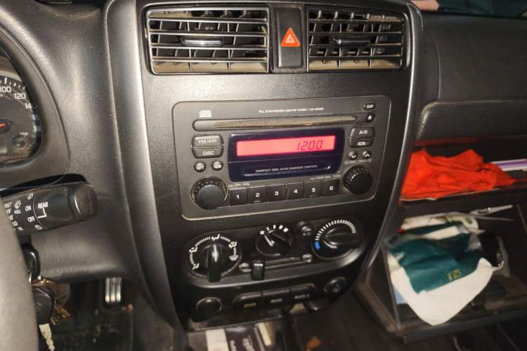 Used Suzuki Jimny 2015 1.3 AT JLX Audio And AC Panel