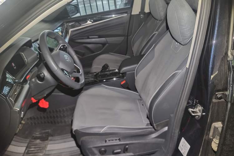 Used Volkswagen Passat 2024 380TSI Dragon Edition
