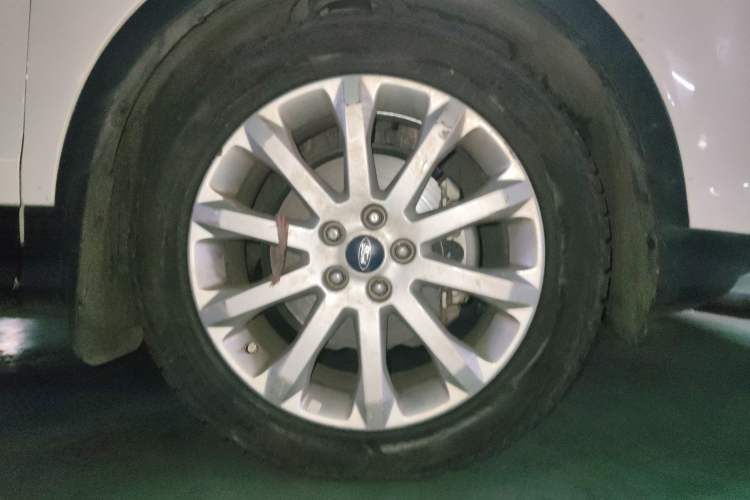 Used Ford Kuga 2013 1.6L GTDi Two-Wheel-Drive Trend Model