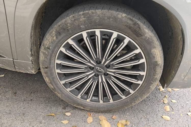 Used Chery Tiggo 9 C-DM 2025 1.5T 106KM Ultra-Comfort Edition 5 Seats Lithium-NMC
