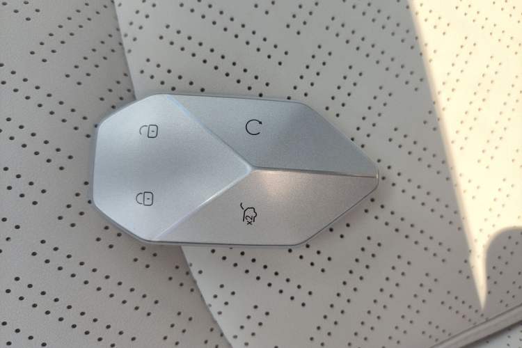 Used Formula Leopard Titanium 3 2025 501KM All-Wheel Drive Intelligent Driving Ultra Version Interior 1