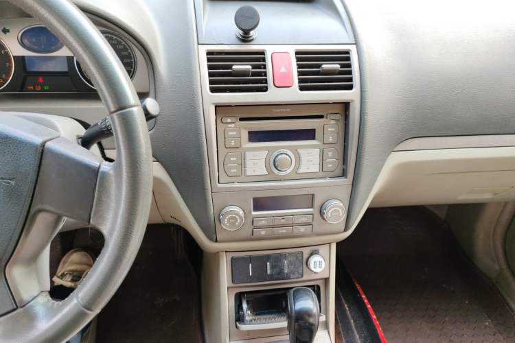 Used Geely Auto Classic Emgrand 2010 Sedan 1.8L CVT Luxury Model Audio And AC Panel