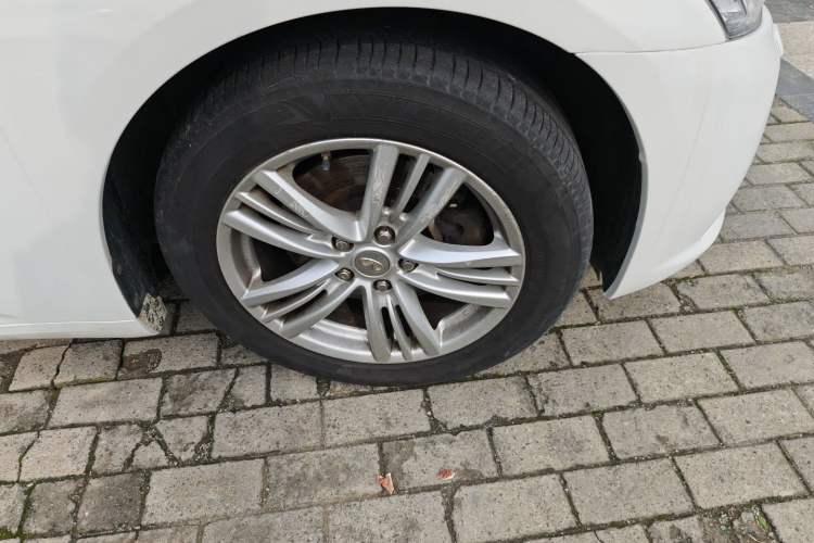 Used Infiniti G Series 2013 G25 Sedan Sport Edition Right Front Wheel Hub