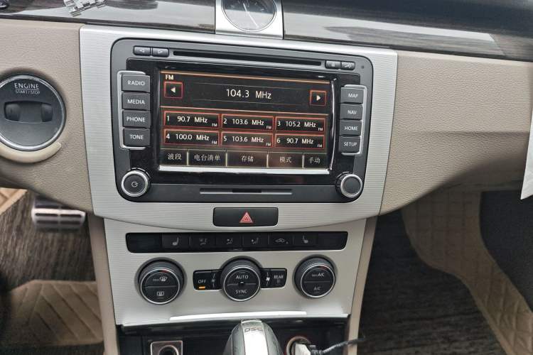 Used Volkswagen Magotan 2013 2.0 TSI Ultimate Model Audio And AC Panel