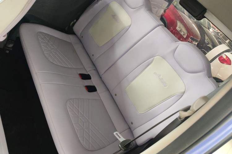 Used Wuling Hongguang MINIEV 2021 Macaron Sandwich Model 120 km Lithium NMC
