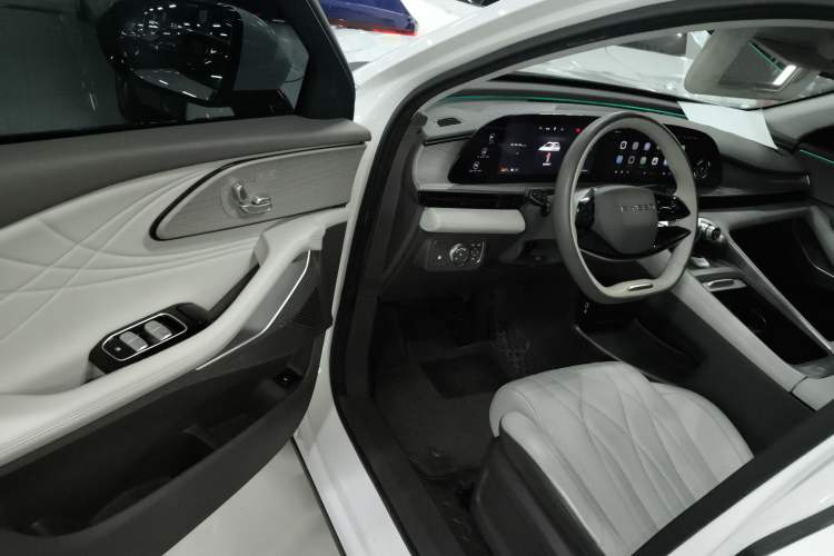 Used EXEED Stellar C-DM 2024 1.5T Extended-Range Pro