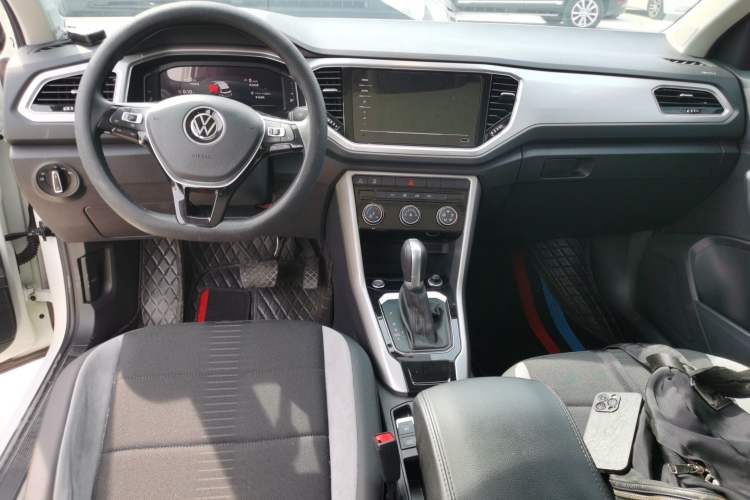 Used Volkswagen T-ROC 2022 280TSI DSG Two-Wheel Drive Elite PLUS Center Console