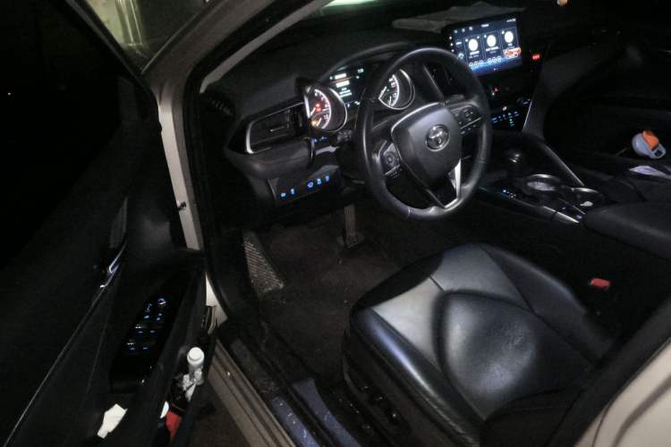 Used Toyota Camry 2021 2.0G Luxury Edition Driver Seat