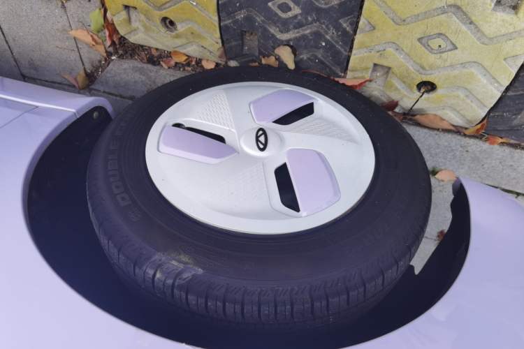 Used Chery QQ Ice Cream 2022 170km Sundae Ternary Lithium Exterior 4