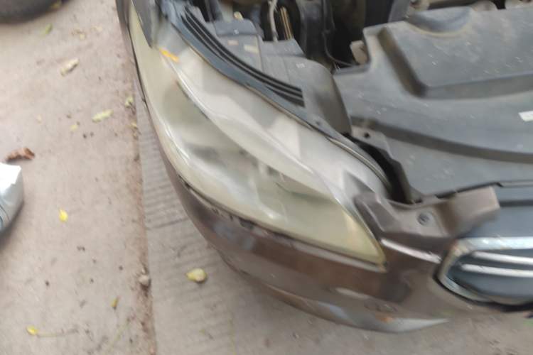 Used Peugeot 301 2014 1.6L Manual Comfort Edition Right Front Headlight