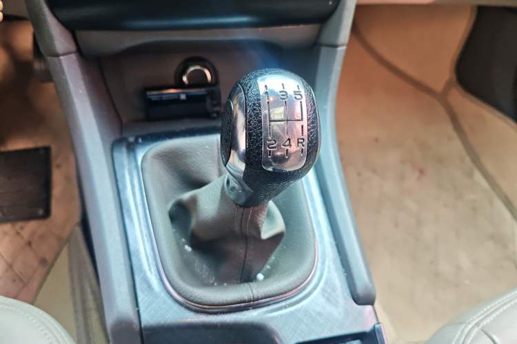 Used Citroen C4L 2013 1.6L Manual Jingzhi Edition Gear Lever