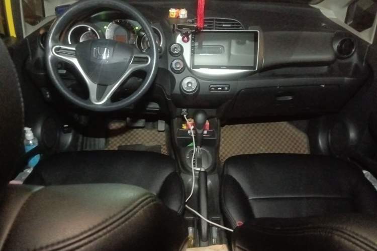 Used Honda Fit 2011 1.3L automatic comfort version
