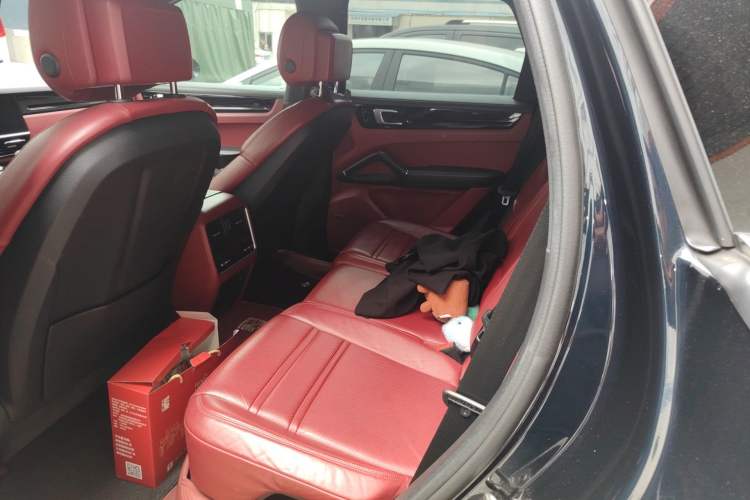 Used Porsche Cayenne 2019 Cayenne 3.0T Left Rear Seat