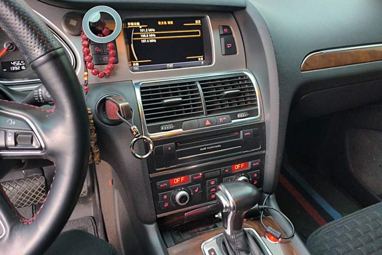 Used Audi Q7 2013 35 TFSI Technology Edition Audio And AC Panel