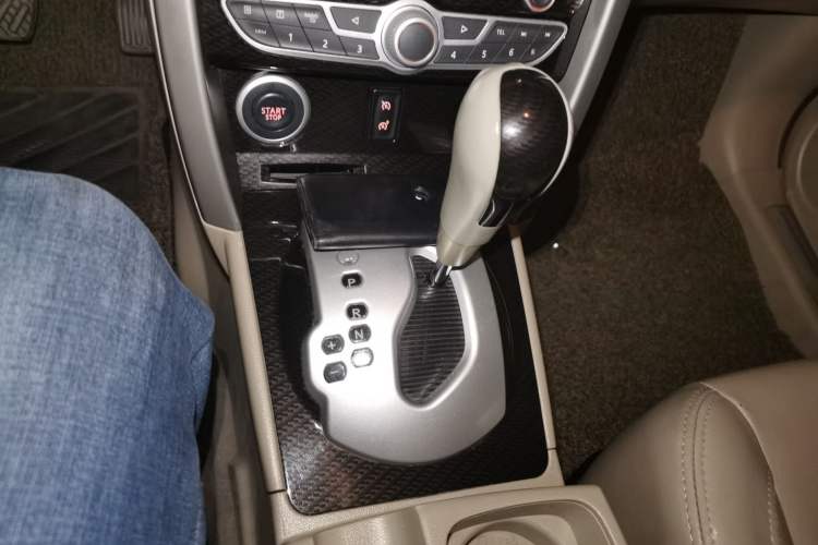 Used Renault Koleos 2009 2.5L Two-Wheel Drive Comfort Version