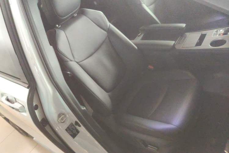 Used Toyota Granvia 2024 2.5L Hybrid Prestige PLUS Edition Right Front Seat