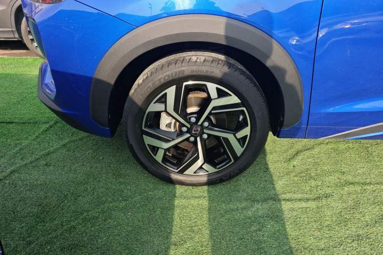 Used SOL X8 2021 300T DCT Leading Smart Connectivity Version 7 Seats