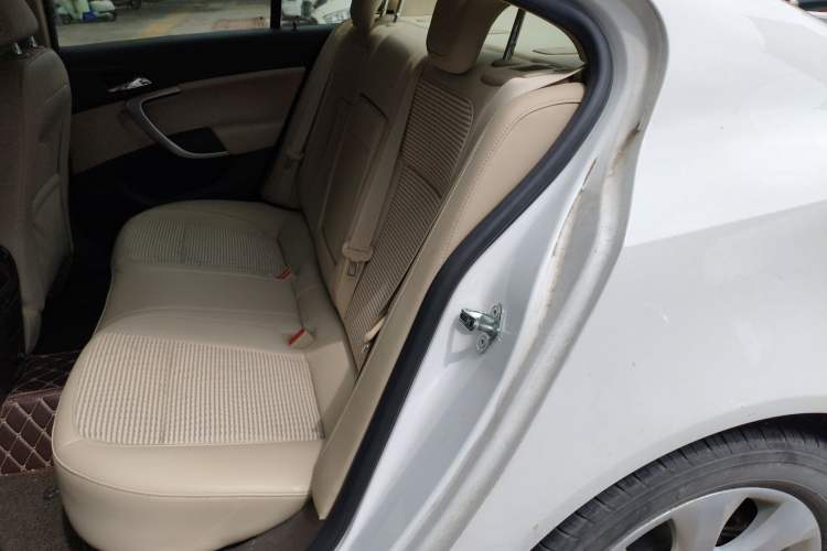 Used Buick Regal 2015 2.0L Leading Fashion Edition Left Rear Seat