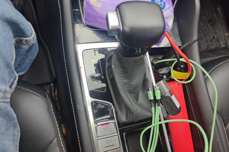 Used Roewe RX8 2019 30T Two-Wheel Drive Supreme Flagship Edition Gear Lever