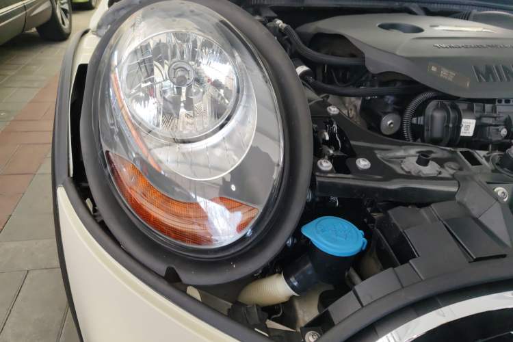 Used MINI 2016 1.5T COOPER Five-Door Edition Right Front Headlight