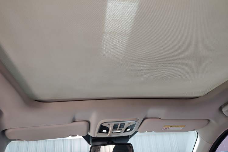 Used Haval H6 2017 Red Label 2.0T Automatic Two-Wheel Drive ZhiShang Model
