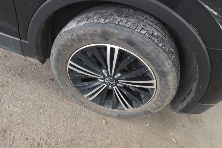 Used Volkswagen Tiguan L 2021 280TSI Automatic Two-Wheel Drive Smart Edition Right Front Wheel Hub