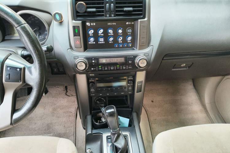 Used Toyota Prado 2010 2.7L Automatic Standard Edition Audio And AC Panel
