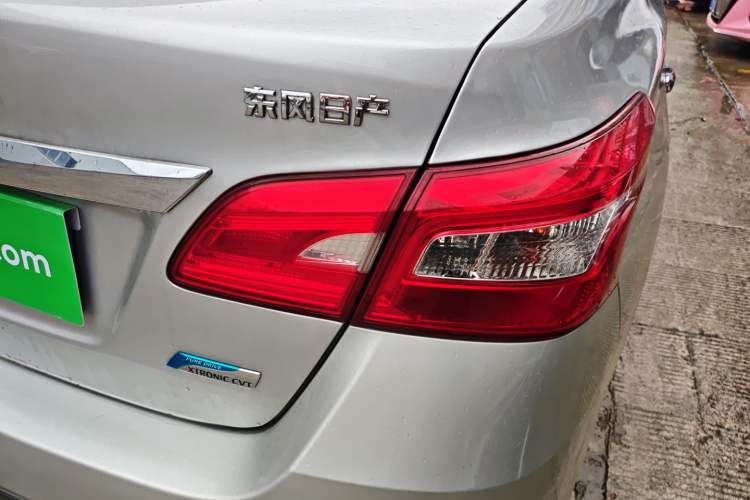 Used Nissan Sylphy 2019 1.6XV CVT Smart Connect Luxury Edition China VI Standard Right Rear Taillight