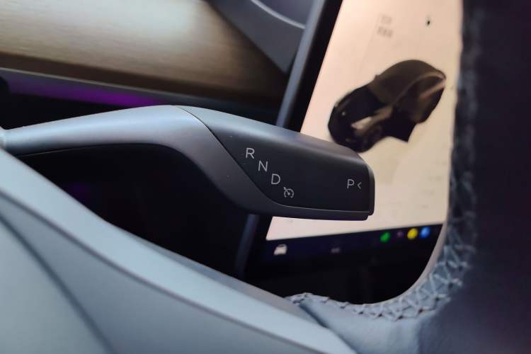 Used Tesla Model Y 2022 Performance High-Performance All-Wheel-Drive Version Gear Lever