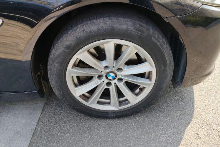 Used BMW 5 Series 2014 520Li Elegant Model
