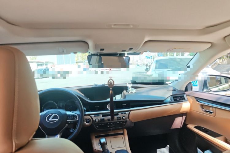 Used Lexus ES 2017 300h Mark Levinson Comfort Edition
