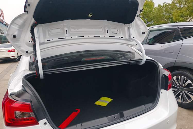 Used Chery Arrizo 5 2025 Excellence Version 1.5L CVT Fashionable Edition
