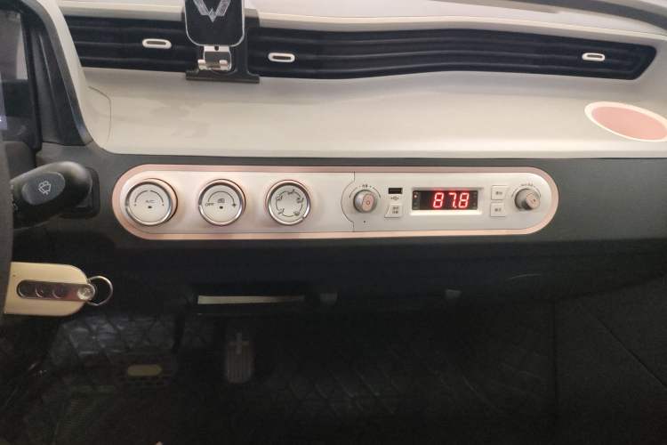 Used Wuling Hongguang MINIEV 2021 Macaron Fashion Model Lithium Iron Phosphate