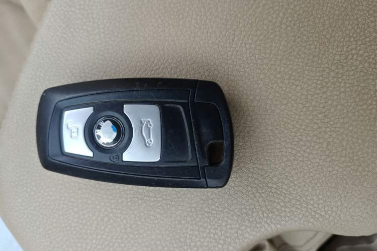 Used BMW 3 Series 2013 320i Sport Edition Vehicle Key