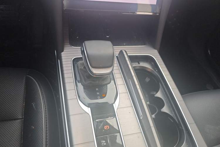 Used Hongqi HS7 PHEV 2024 2.0T PHEV Four-Wheel Drive Flagship Edition 7 Seats
