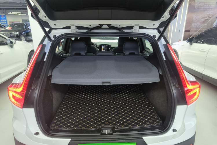 Used Volvo XC40 2021 T4 Four-Wheel Drive Smart & Sporty Edition
