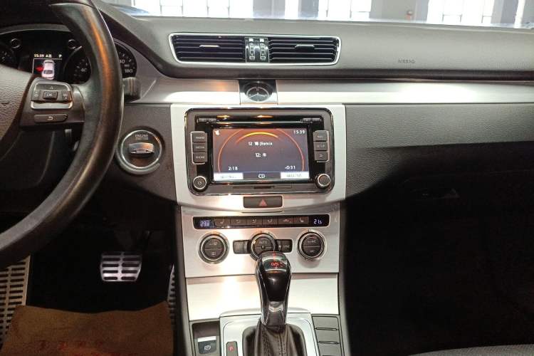 Used Volkswagen FAW-Volkswagen CC 2016 1.8TSI Luxury Model Audio And AC Panel