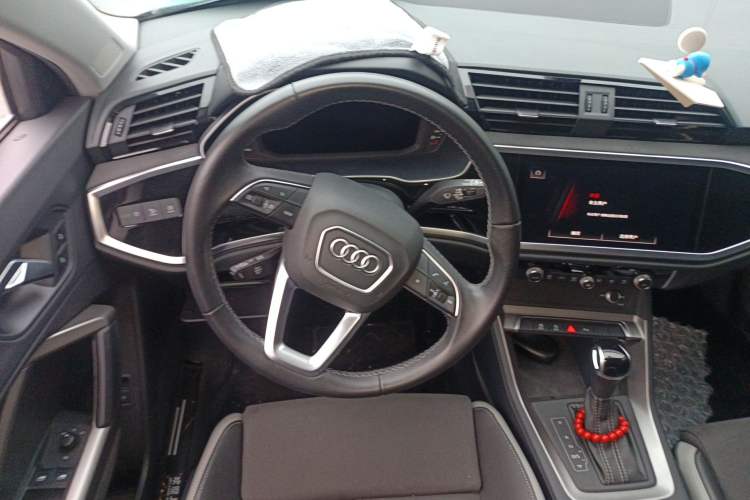 Used Audi Q3 2022 35 TFSI Progressive Dynamic Edition Steering Wheel