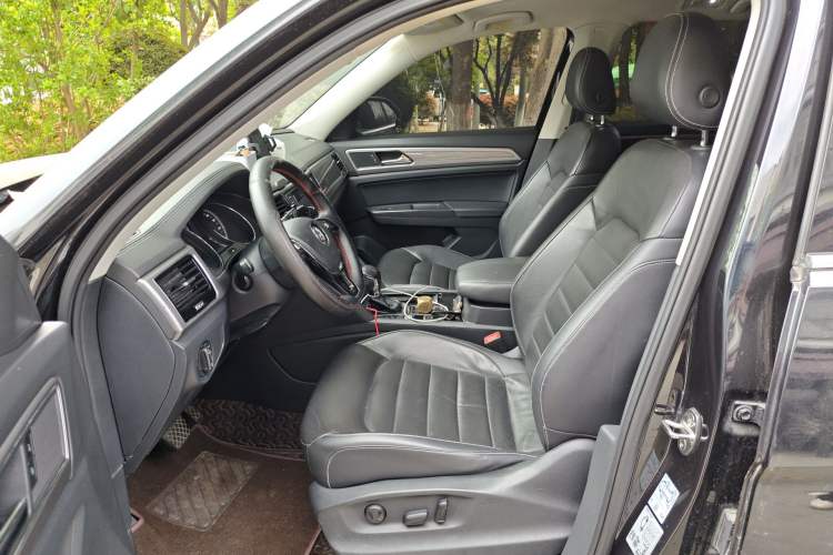 Used Volkswagen Teramont 2017 330TSI Two-Wheel-Drive Luxury Edition Left Front Seat