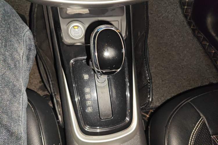 Used Nissan Tiida 2019 1.6L CVT Smart Drive Version China VI Standard Gear Lever